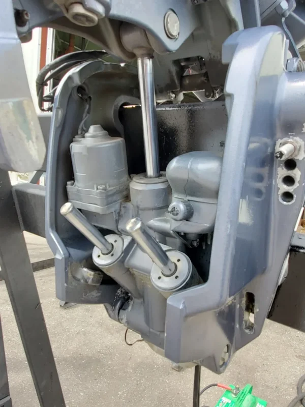 2008 Yamaha 115 HP 4-Cylinder EFI 4-Stroke 20" (l) Outboard Motor - Image 8