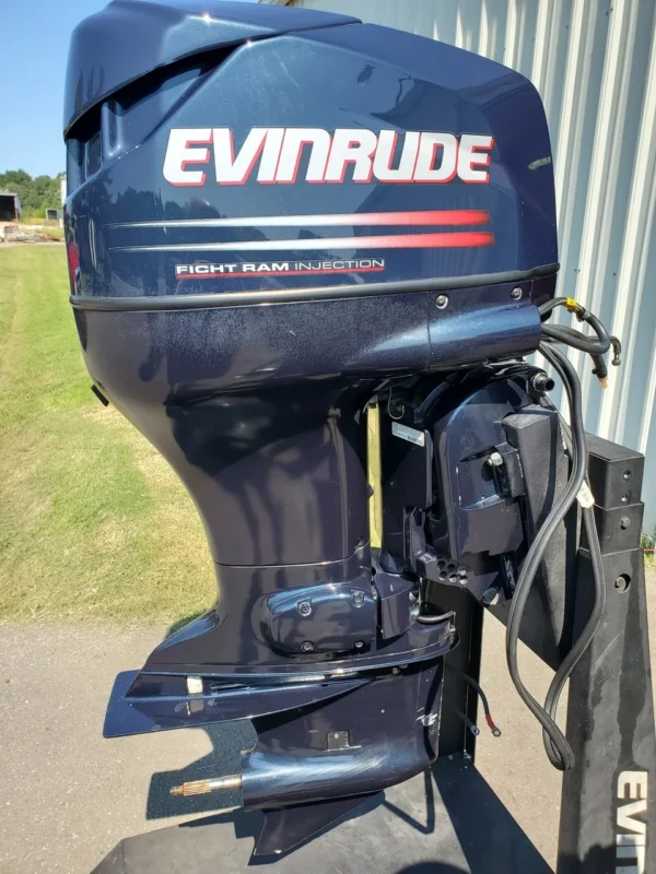 2002 Evinrude 115 HP 4-Cyl DFI 2-Stroke 20" (L) Outboard Motor