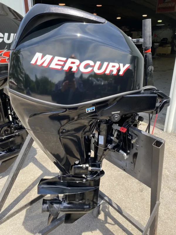 2006 Mercury 25 HP 3-Cyl EFI 4-Stroke 15" (Short) Outboard Tiller Motor