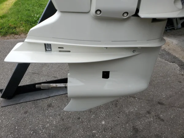 2011 Evinrude ETEC 200 HO 6-Cylinder DFI 2-Stroke 25" (X) Outboard Motor - Image 3