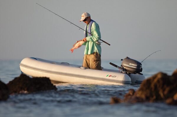 Yamaha F4SMHA Outboard | 4HP Scratch and Dent Level 1 | 7047 - Image 2