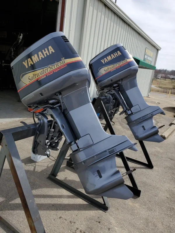 Twin 2001 Yamaha 250 HP 6-Cylinder EFI 2-Stroke 25"(X) Outboard Motors