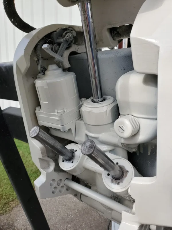 2003 Johnson 150 HP 6-Cyl Carbureted 2-Stroke 25" (X) Outboard Motor - Image 7