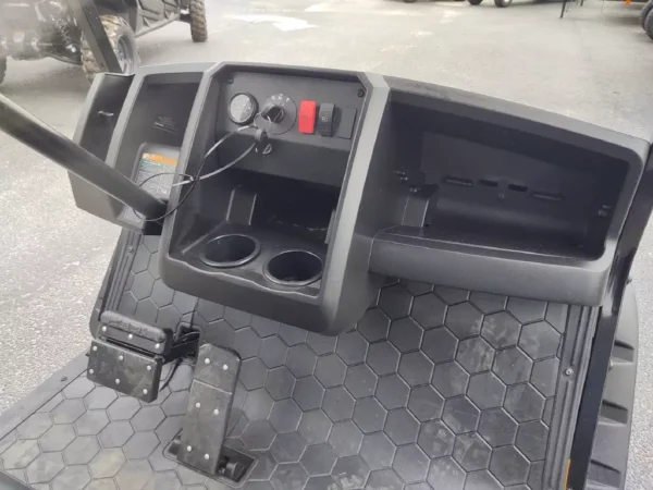 NEW 2024 E-Z-GO GOLF CARTS ALL VALOR 6 FOR SALE - Image 2